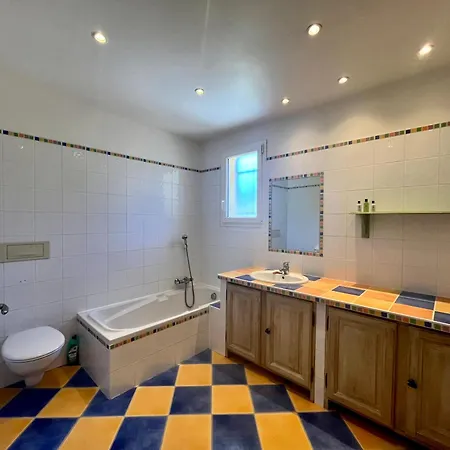 Villa Avec Piscine Sur